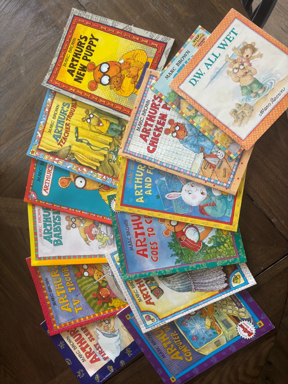 Arthur book/puzzle/movie lot